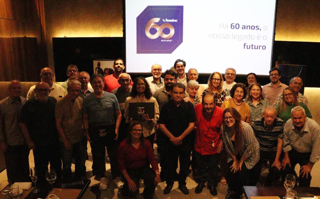 Foto coletiva da celebração dos 60 anos da Fenasbac em Recife